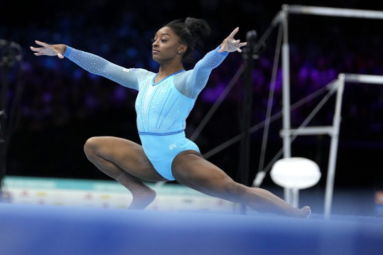 Gymnastics Worlds |  Simone Biles dominates qualifying