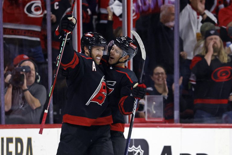 Hurricanes beat Senators 5-3