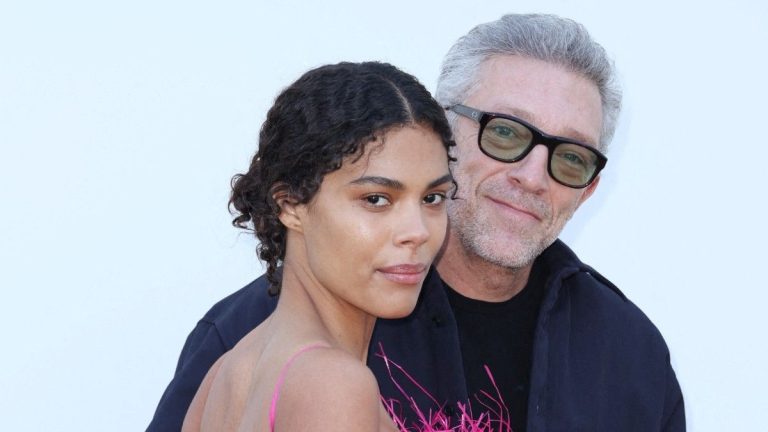 “I can’t get enough of you”, Vincent Cassel separated from Tina Kunakey and reunited with his double?  This former Miss to whom he is courting on Instagram!