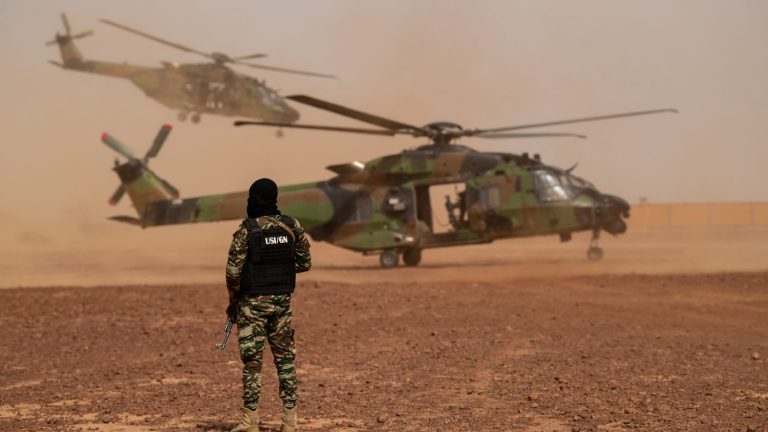 In Niger, French troops begin their evacuation