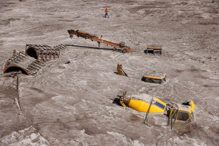 India |  At least 77 dead after Himalayan lake overflows