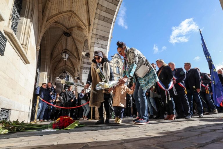 Islamist attack in France |  Tribute to the professor stabbed to death in Arras