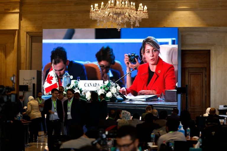 Israel and Hamas at war |  Ministers Joly and Hussen at the Cairo Peace Summit