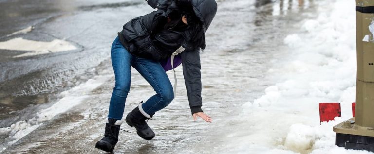 “It’s just the tip of the iceberg”: thousands of outdoor falls in Montreal lead to hospital