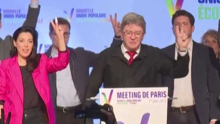 Jean-Luc Mélenchon becomes a factor of divisions within the party