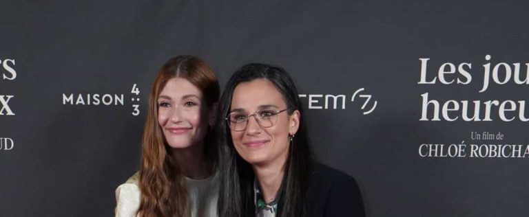 Katherine Levac and Chloé Robichaud radiant on the red carpet at the premiere of the film “Happy Days”