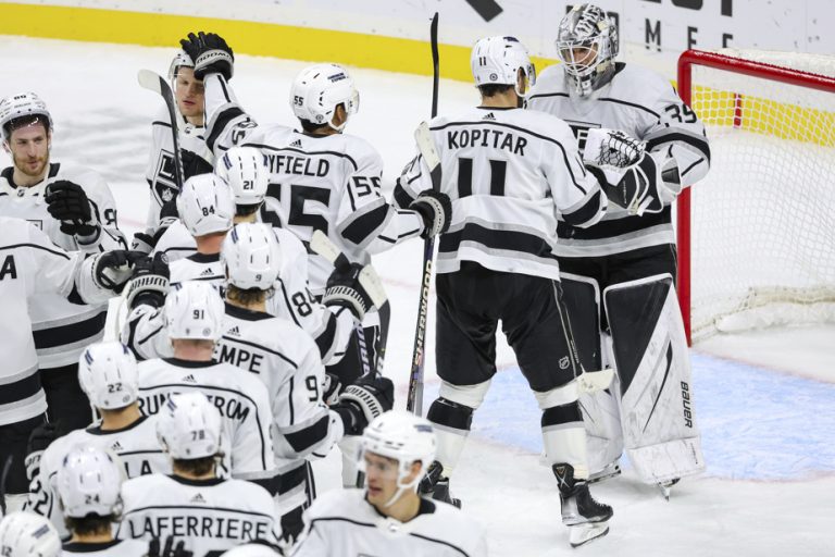 Kings crush Wild 7-3