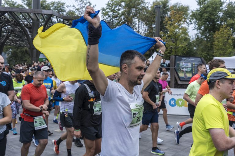 Kyiv organizes its first major marathon since the start of the Russian invasion