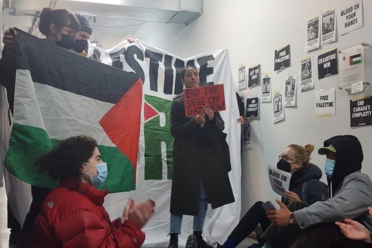 Mélanie Joly’s office occupied by demonstrators