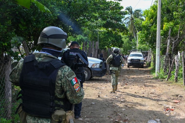 Mexico |  Two armed attacks leave at least 16 dead, including 12 police officers