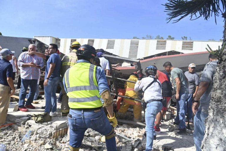 Mexico |  Church collapses during mass, killing at least seven