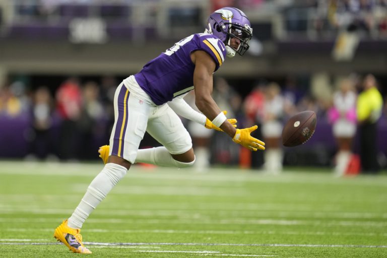 Minnesota Vikings |  Justin Jefferson will miss at least four games