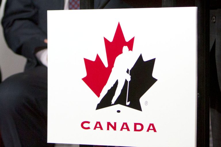 Minor hockey |  Hockey Canada adopts new locker room policy