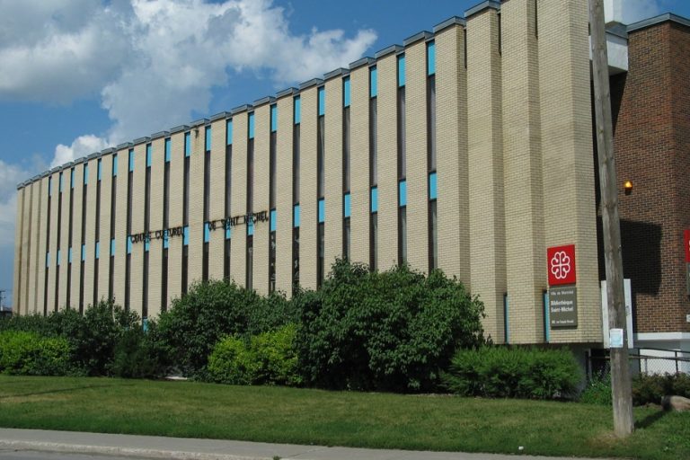 Montreal |  Shots fired in library