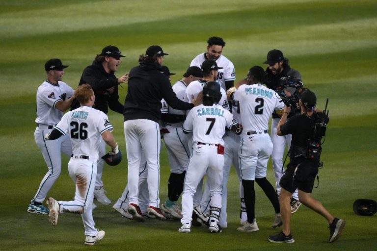 National League Championship |  The Diamondbacks win 2-1 and close the gap against the Phillies