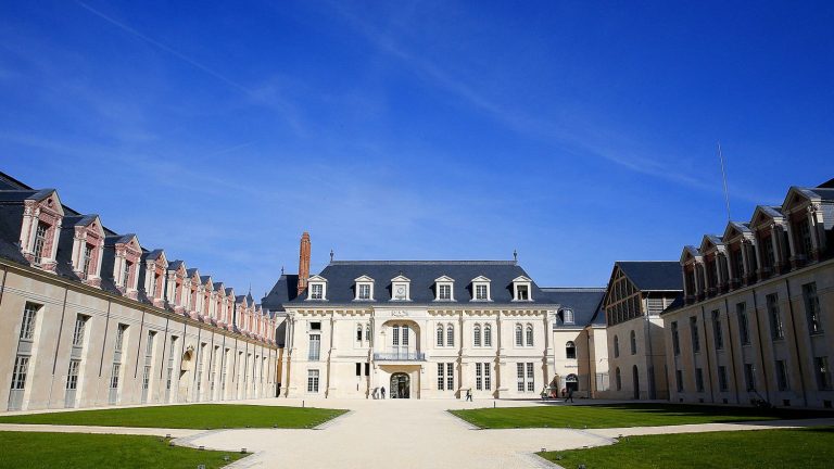 Nicknamed “Château Macron”, the International City of the French Language is not unanimously accepted in Villers-Cotterêts