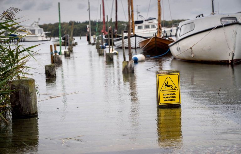 Northern Europe threatened by strong winds and floods