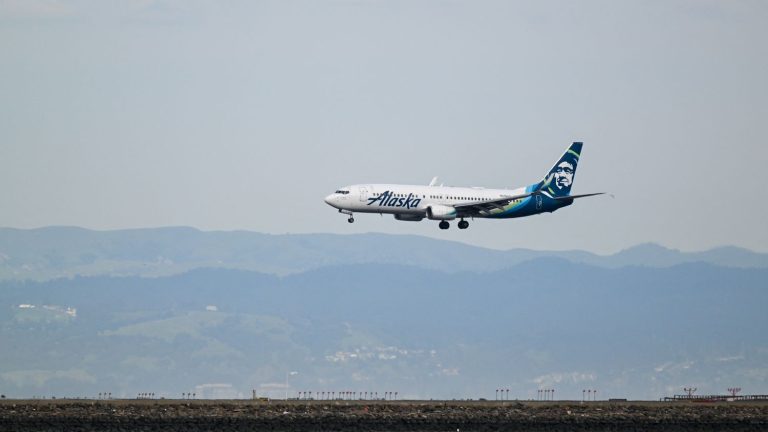 Off-duty Alaska Airlines pilot attempted to shut down plane’s engines in mid-flight