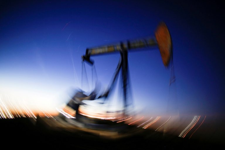 Oil climbs, driven by geopolitical risk