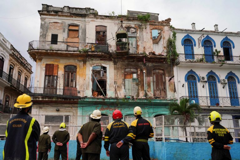 One dead, two missing in Havana building collapse