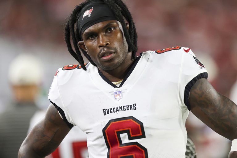 Philadelphia Eagles |  Hiring veteran wide receiver Julio Jones