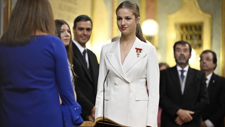 Princess Leonor, heir to the Spanish throne, swore loyalty to the Constitution