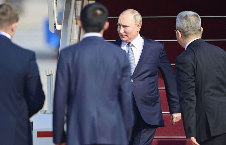 Putin in China to meet his “dear friend” Xi Jinping