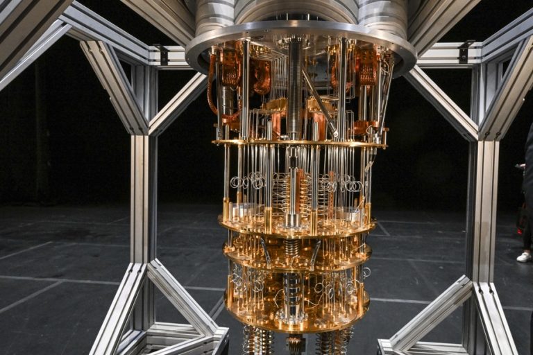 Quantum computer |  Attention, revolution in progress