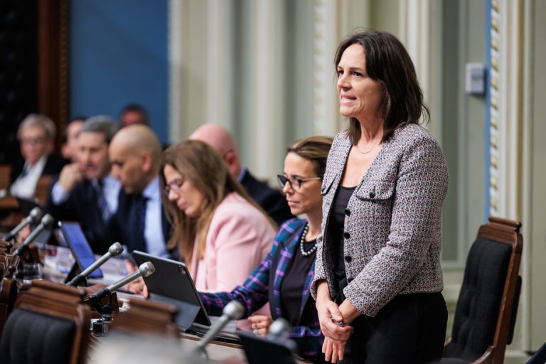 Racial violence in a hockey locker room |  Isabelle Charest “deeply shocked” by the events in Gatineau