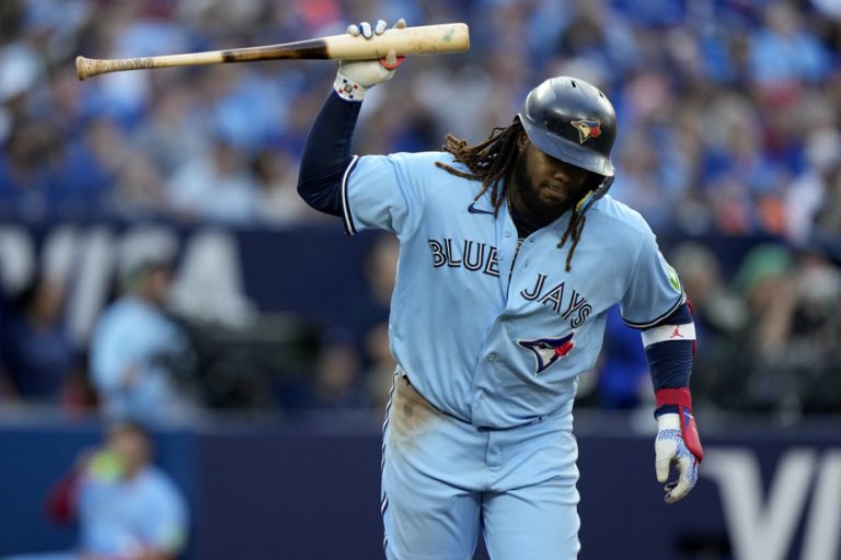 Rays win 7-5 against Blue Jays in 10th inning