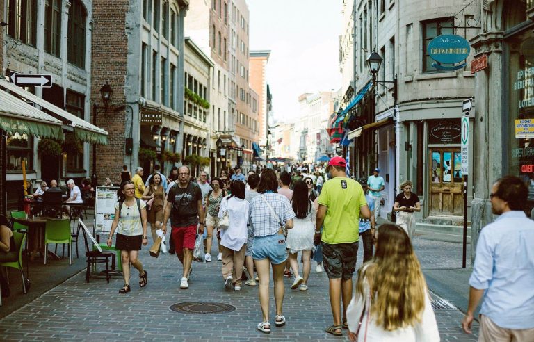 Record number of overseas travelers in Montreal this summer