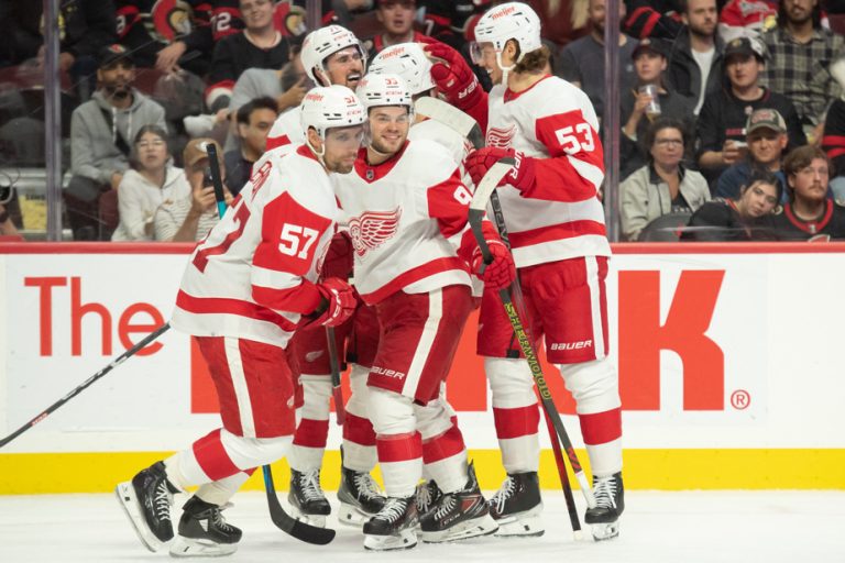 Red Wings defeat Senators 5-2