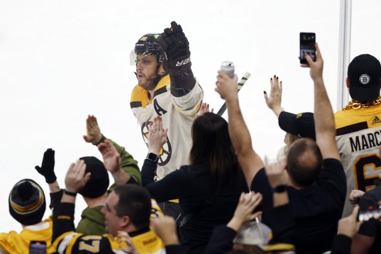 Saturday in the NHL |  David Pastrnak scores two goals and the Bruins win