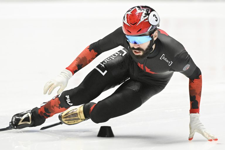 Short track speed skating |  Steven Dubois reaches the first 1000m of the day