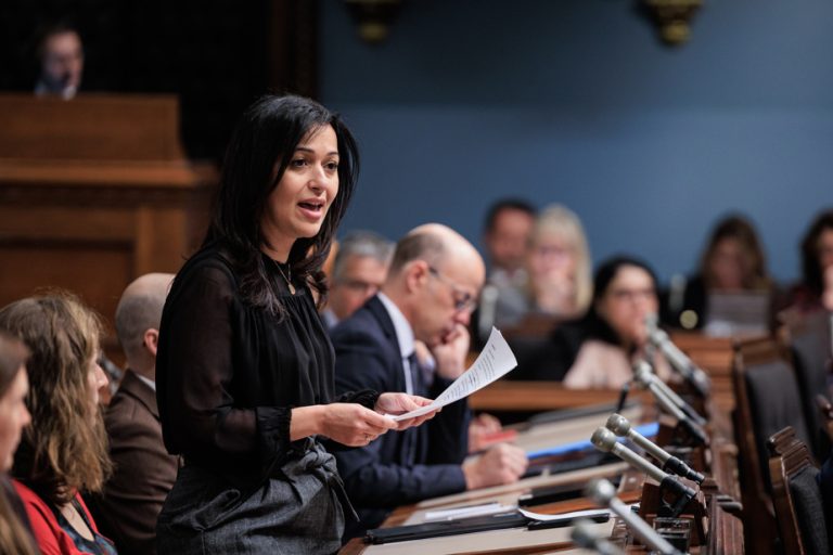 Solidarity in Quebec |  Ruba Ghazal wants to woo suburbs and private sector workers