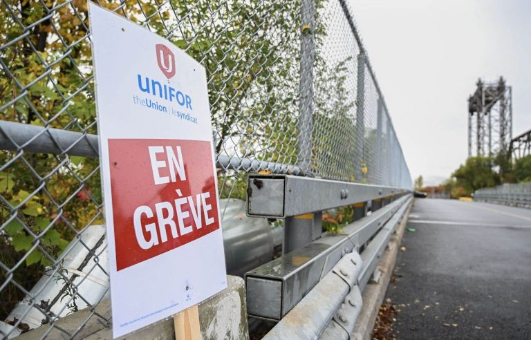 Strike of workers of the St. Lawrence Seaway Management Corporation