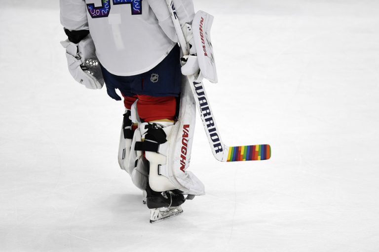 Support for the LGBTQ+ community |  After jerseys, the NHL bans the rainbow ribbon