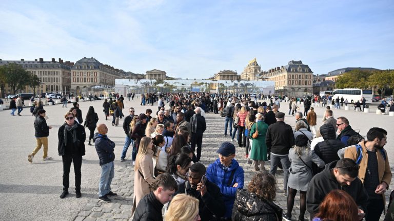 The Palace of Versailles reopened after being evacuated for the fourth time since Saturday due to a bomb threat