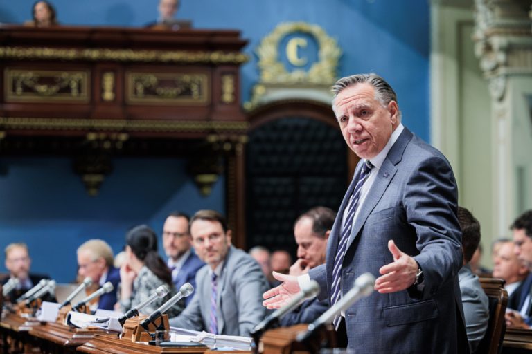 Third link |  “We are going to think about another option, effective and less expensive,” declares Legault