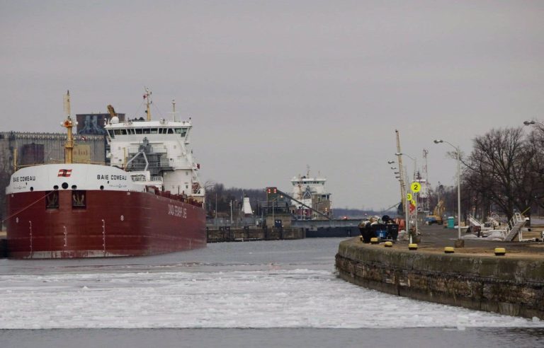 Threat of strike at the St. Lawrence Seaway Corporation