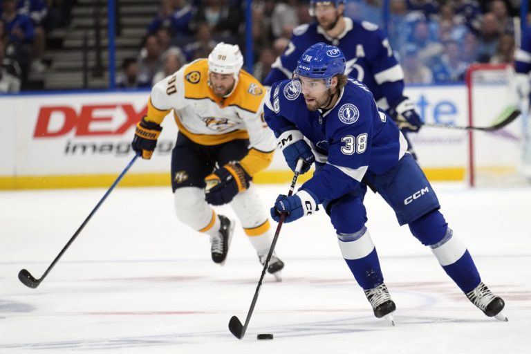 Tuesday in the NHL |  The Lightning start the season with a victory against the Predators