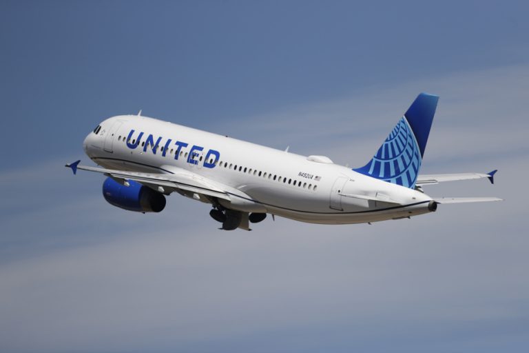 United Airlines orders 110 new planes from Boeing and Airbus