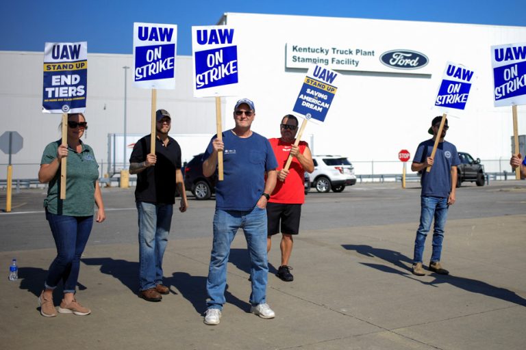 United States |  Ford defends “record” offer after strike extends to major site