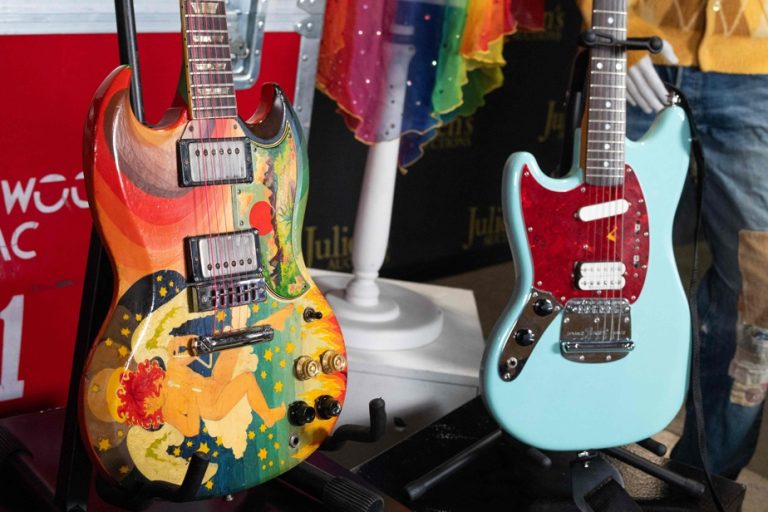 United States |  Guitars of Eric Clapton and Kurt Cobain to be sold at auction