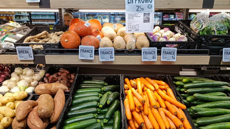 VIDEO.  “All the stories behind the products sold here are aberrations,” explains the manager of an anti-waste grocery store