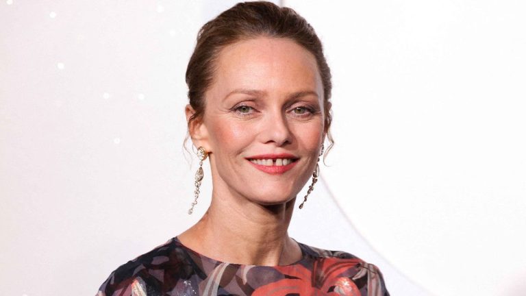 Vanessa Paradis not a little proud of her “hidden” apartment