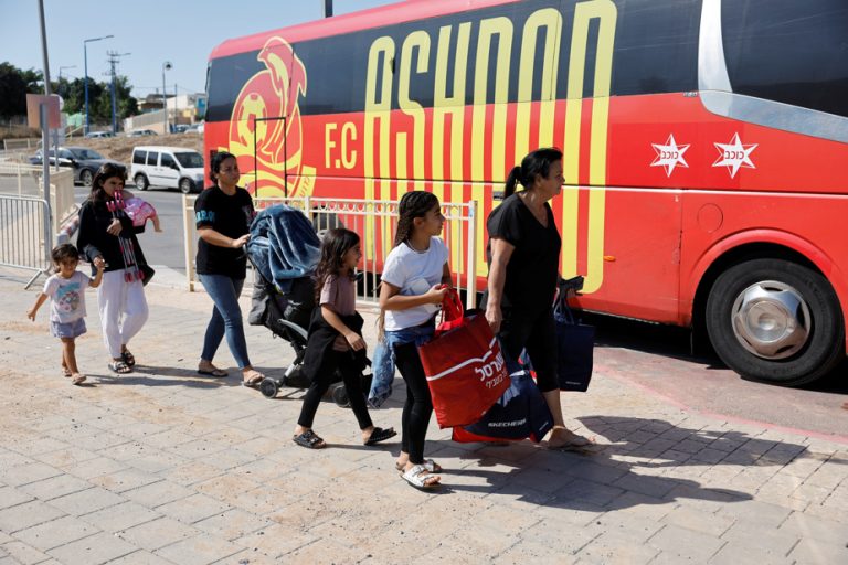 War between Israel and Hamas |  First bus carrying Canadians arrives in Jordan