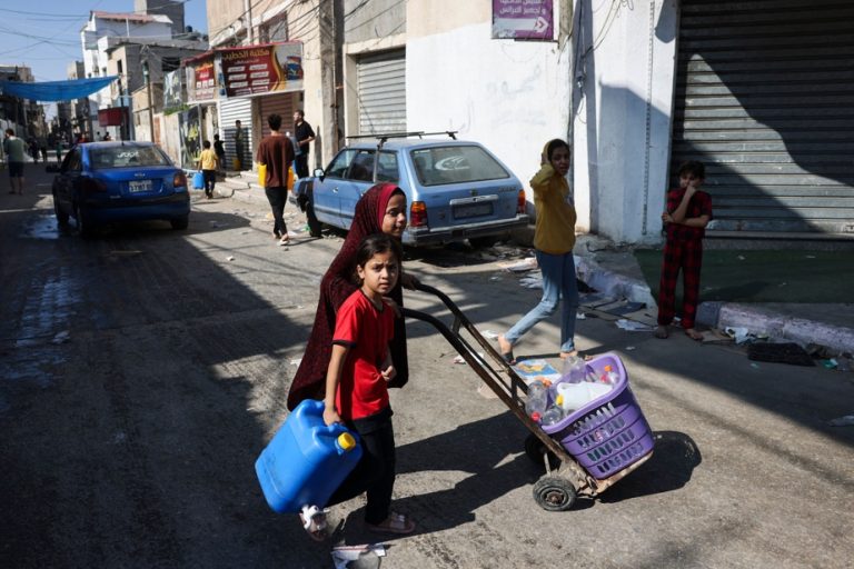 Water shortage |  In southern Gaza, “you either shower or drink”