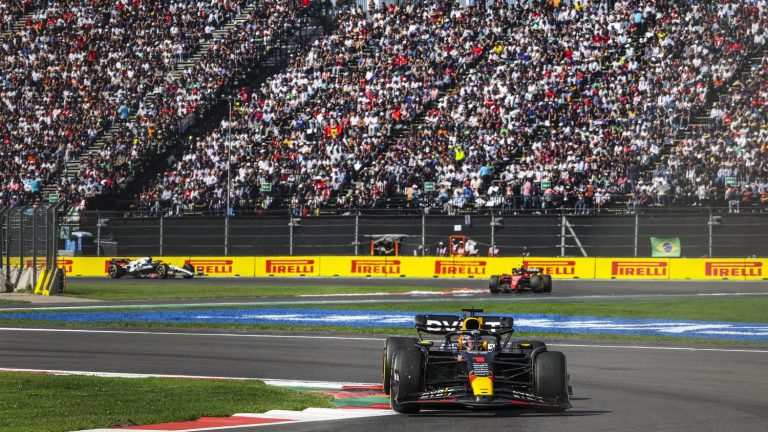 a record Max Verstappen takes his 16th victory of the season at the Mexican Grand Prix