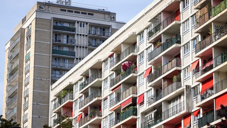 although priority, these deprived families facing the social housing crisis